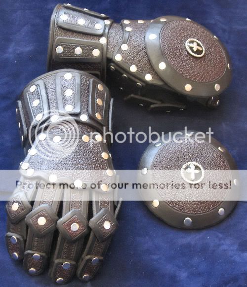 NuggetWisbyGauntlets2.jpg